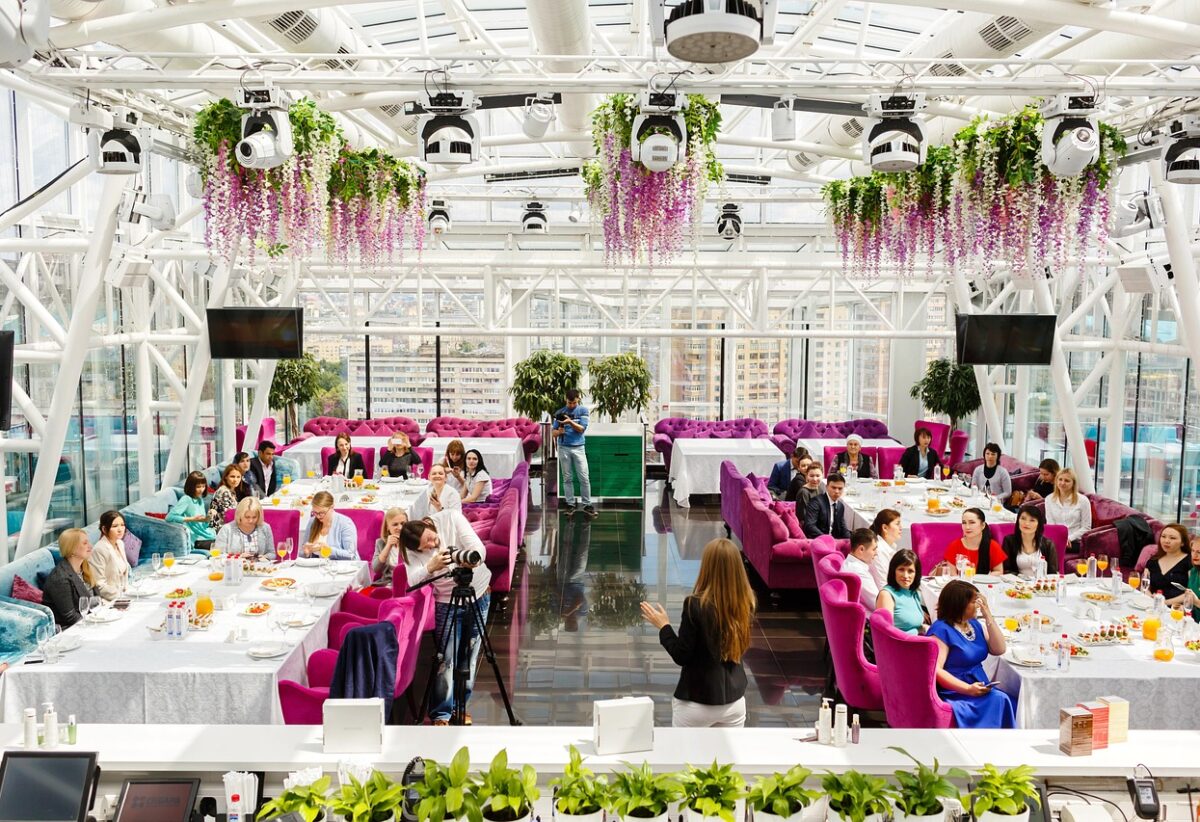 how much it cost to open a restaurant in india